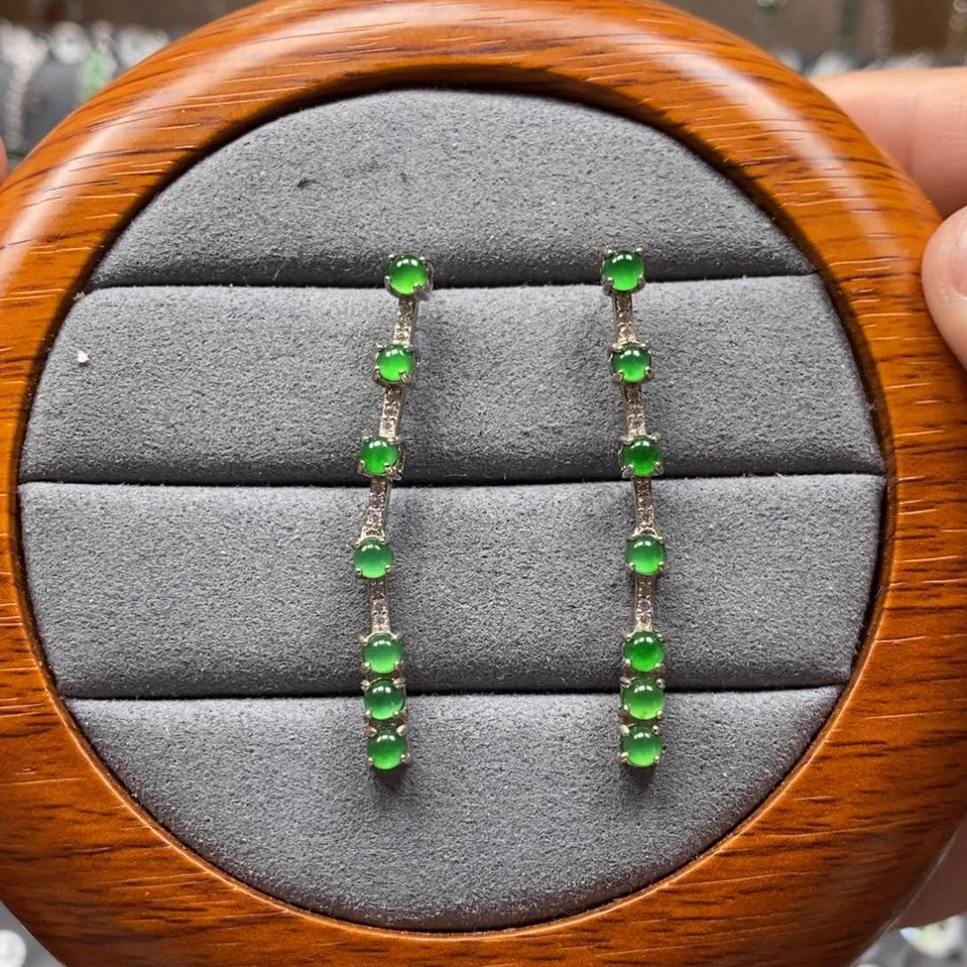 翡翠颈饰银S925镶嵌K**?翡翠耳钉