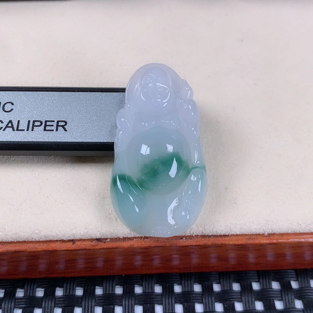 缅甸天然翡翠飘花逍遥佛吊坠401尺寸：34.6×18.5×6mm