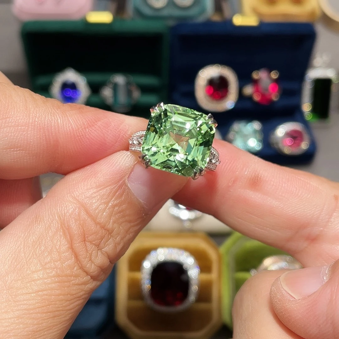 戒指18K金镶嵌碧玺12.09ct