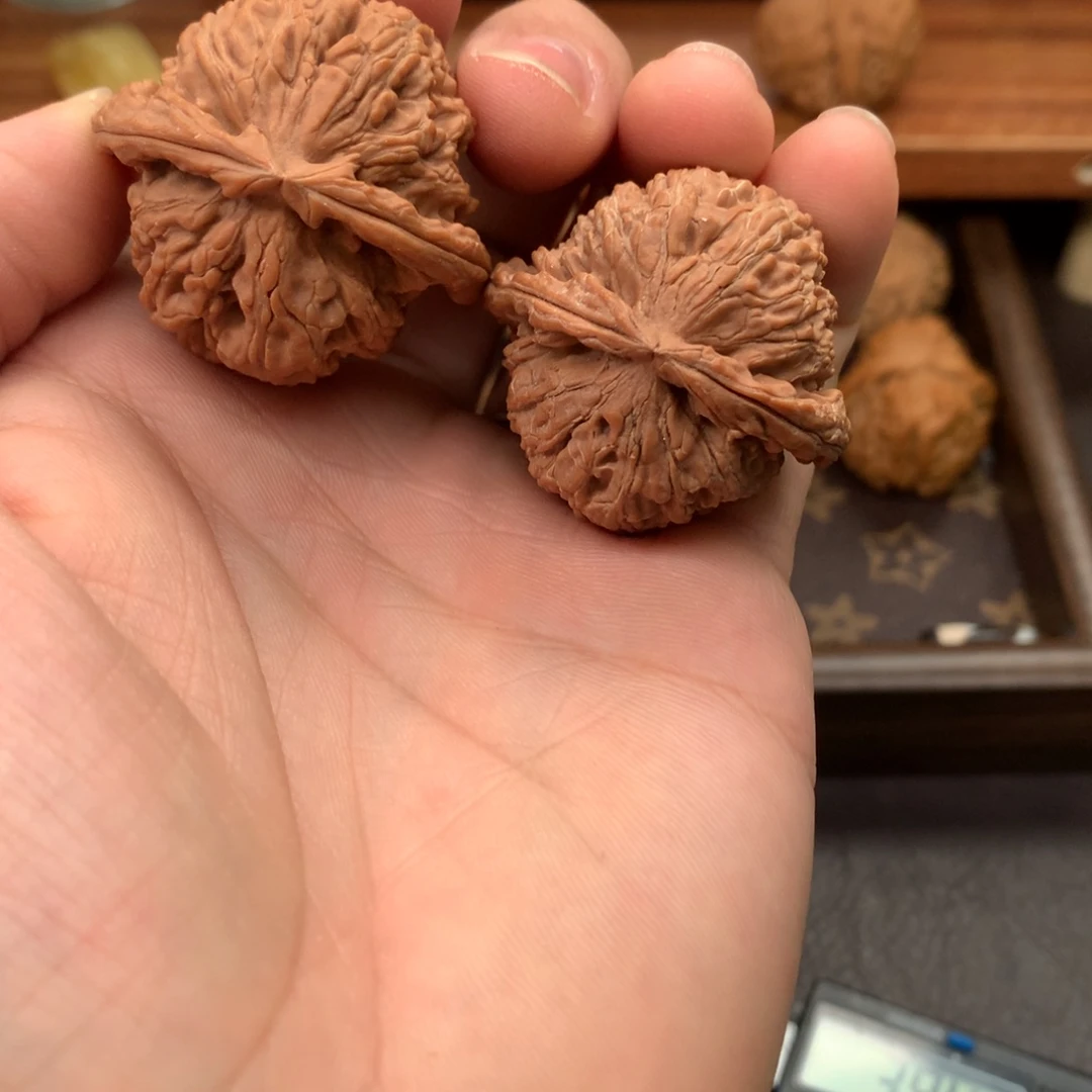 文玩核桃吊坠39白狮子