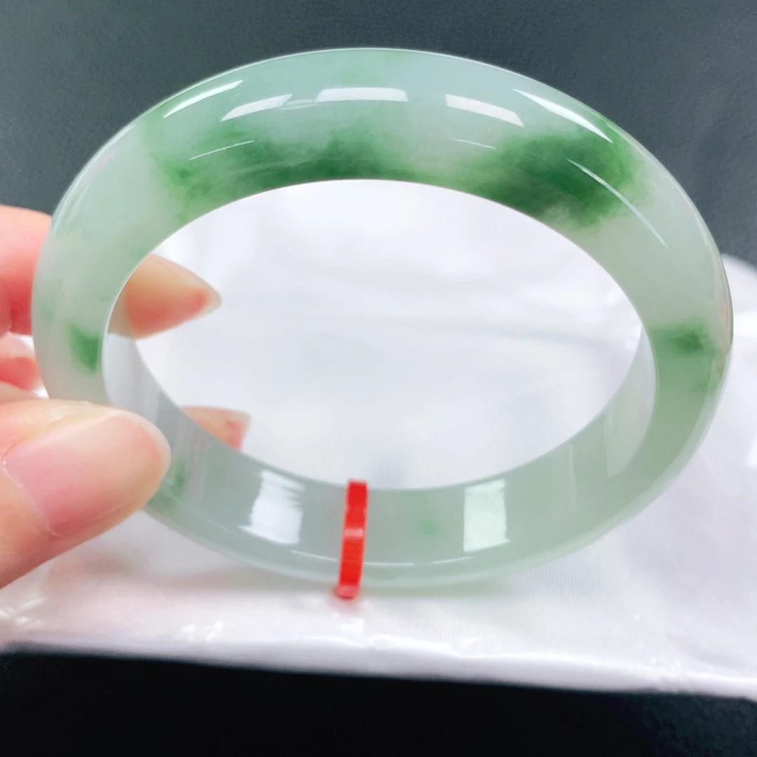 翡翠手镯未镶嵌53圈