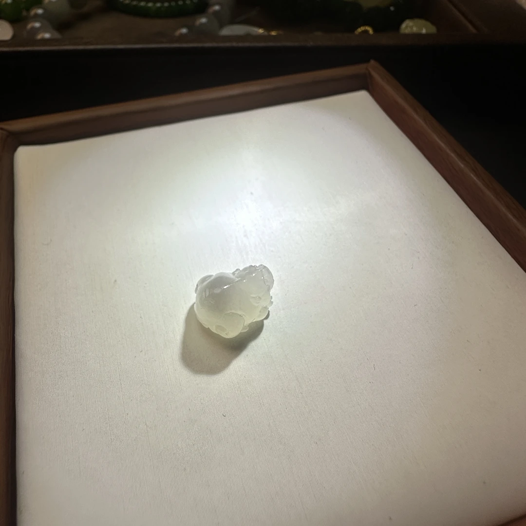 和田玉精品高冰貔貅