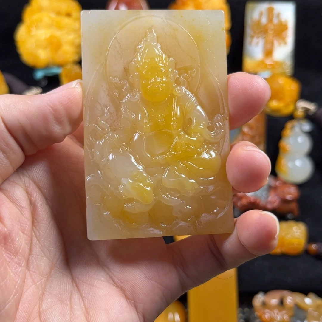 石英质玉（黄龙玉）未镶嵌颈饰