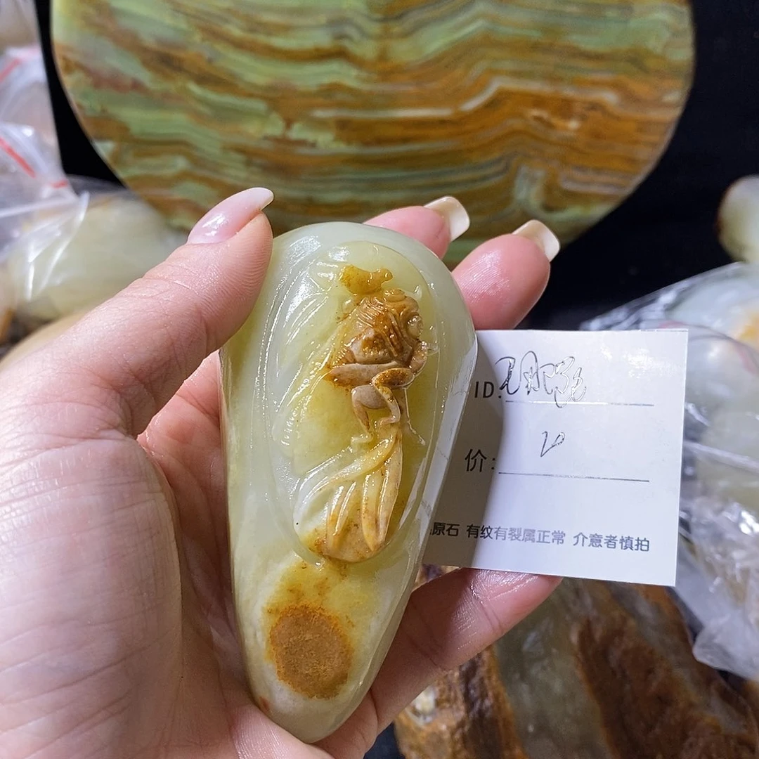 石材王*跑古青石手把件