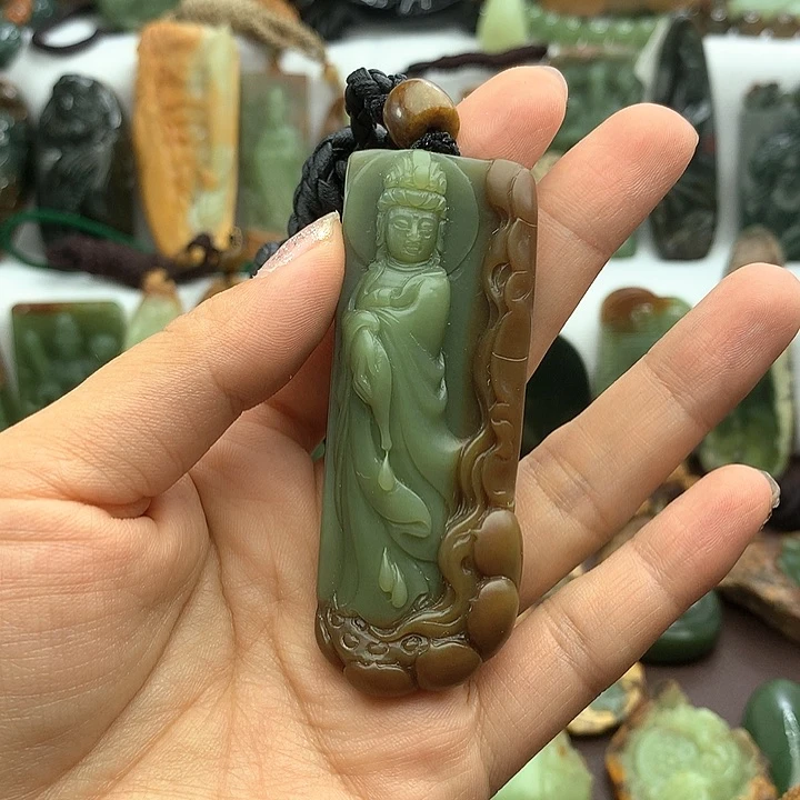 潘***鸣岫岩老玉（透闪石质玉）未镶嵌挂件