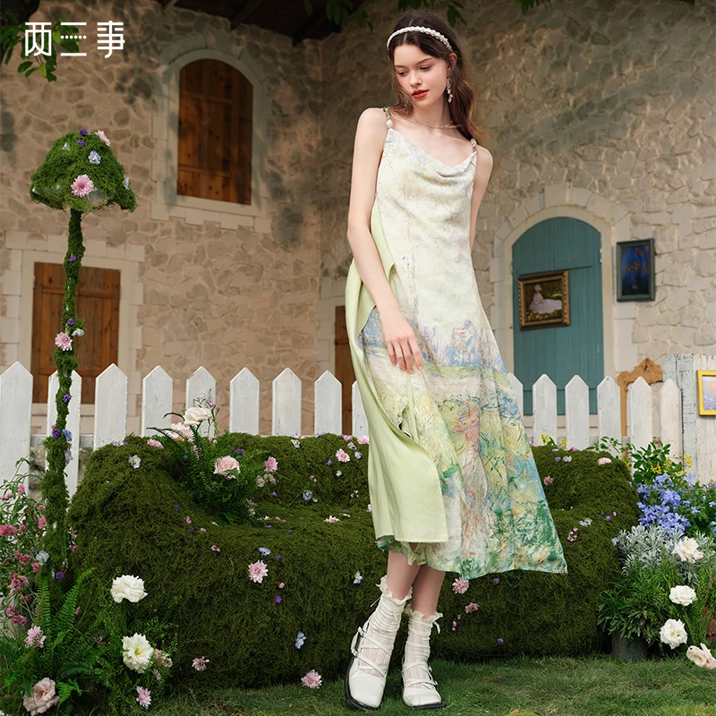 两三事 青川入梦 2025春季新款印花布绑带荷叶边开叉吊带裙连衣裙