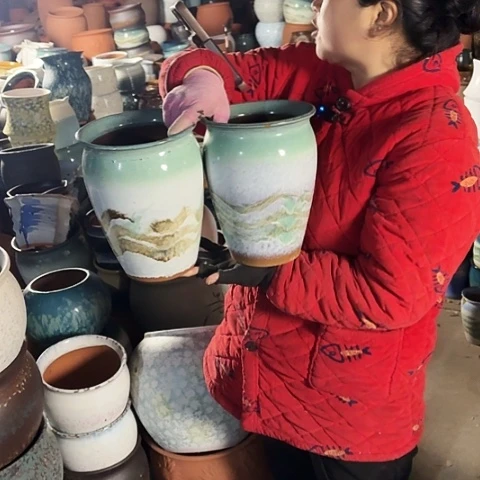 口17高23瑕疵两个盆子。