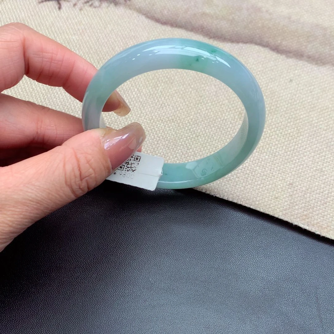 翡翠手镯未镶嵌缅甸翡翠手镯