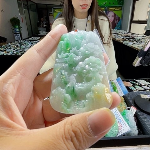 翡翠未镶嵌颈饰翡翠