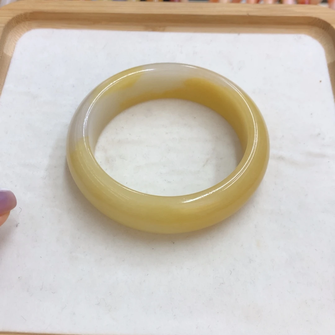 石英质玉未镶嵌手镯