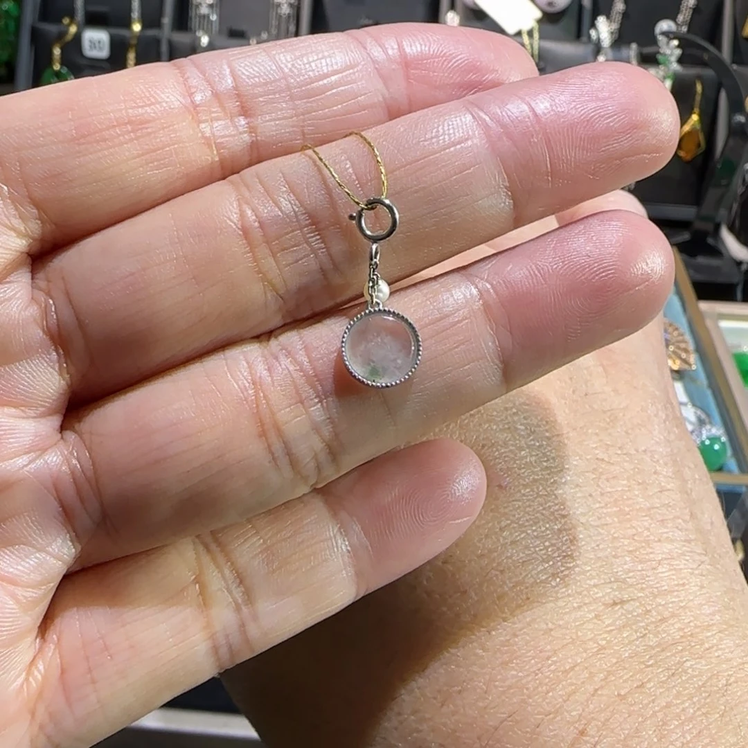 翡翠18K金镶嵌颈饰小滴溜