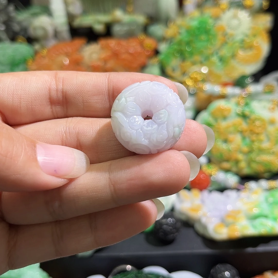 翡翠未镶嵌颈饰待编织