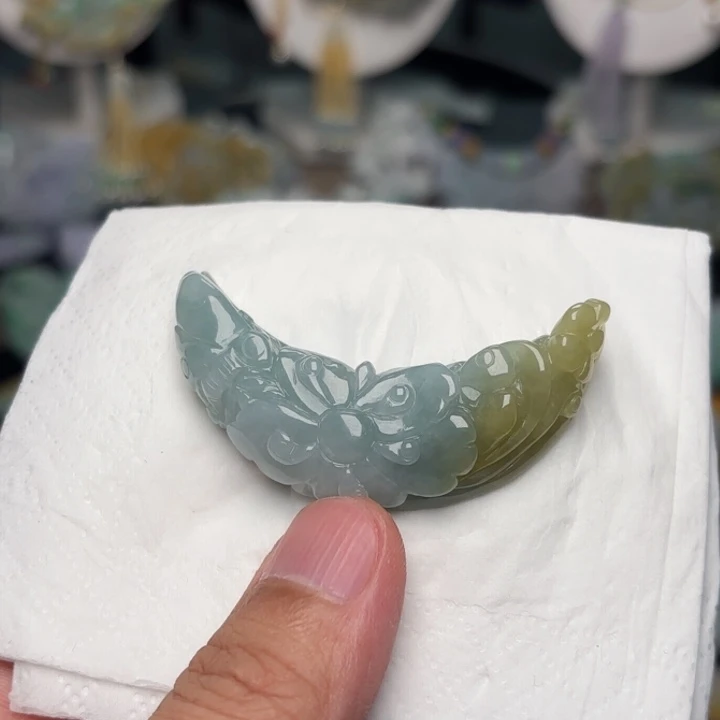 翡翠未镶嵌颈饰吊坠