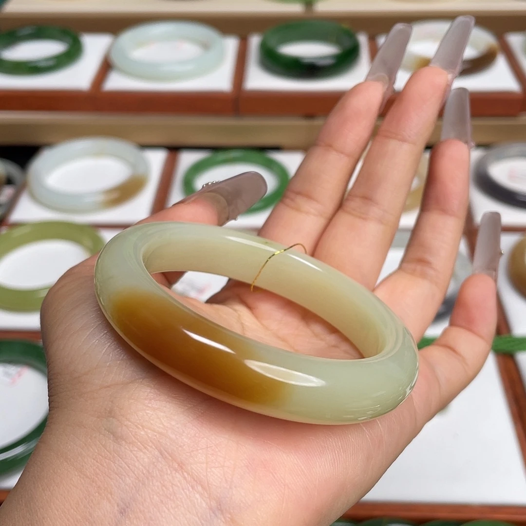 和田玉未镶嵌手镯55