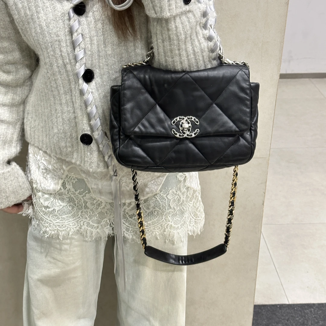 95新 Chanel/香奈儿 黑银小号19bag手提斜挎包