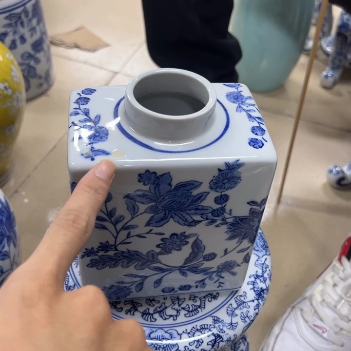 瓷片微瑕。。。。。。。。。。。。