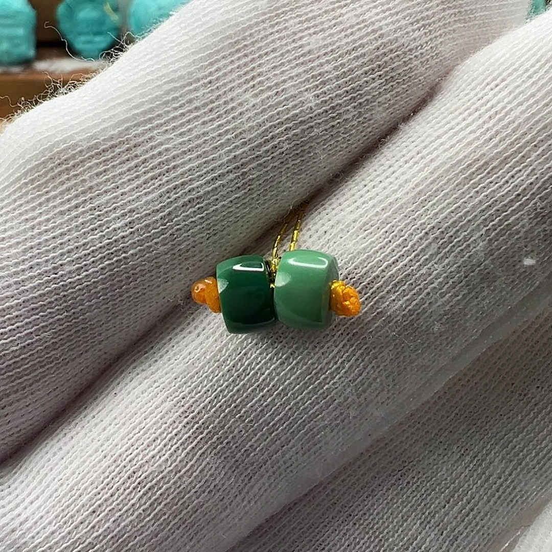 绿松石配饰未镶嵌