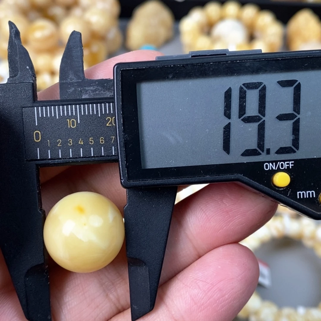 蜜蜡未镶嵌珠宝奇石轻微花粉  4g