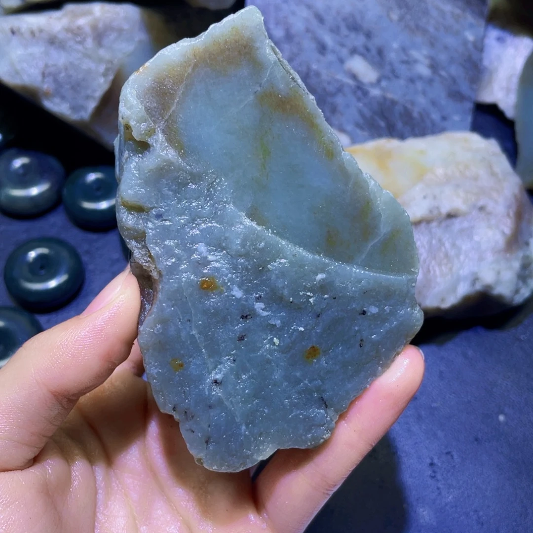 和田玉未镶嵌珠宝半成品