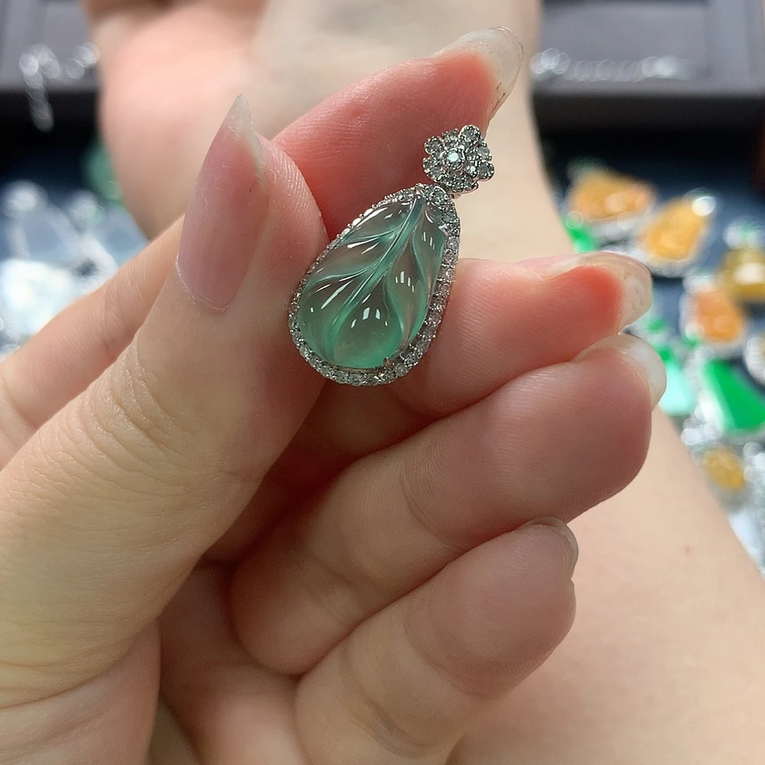 翡翠配石芭蕉叶子