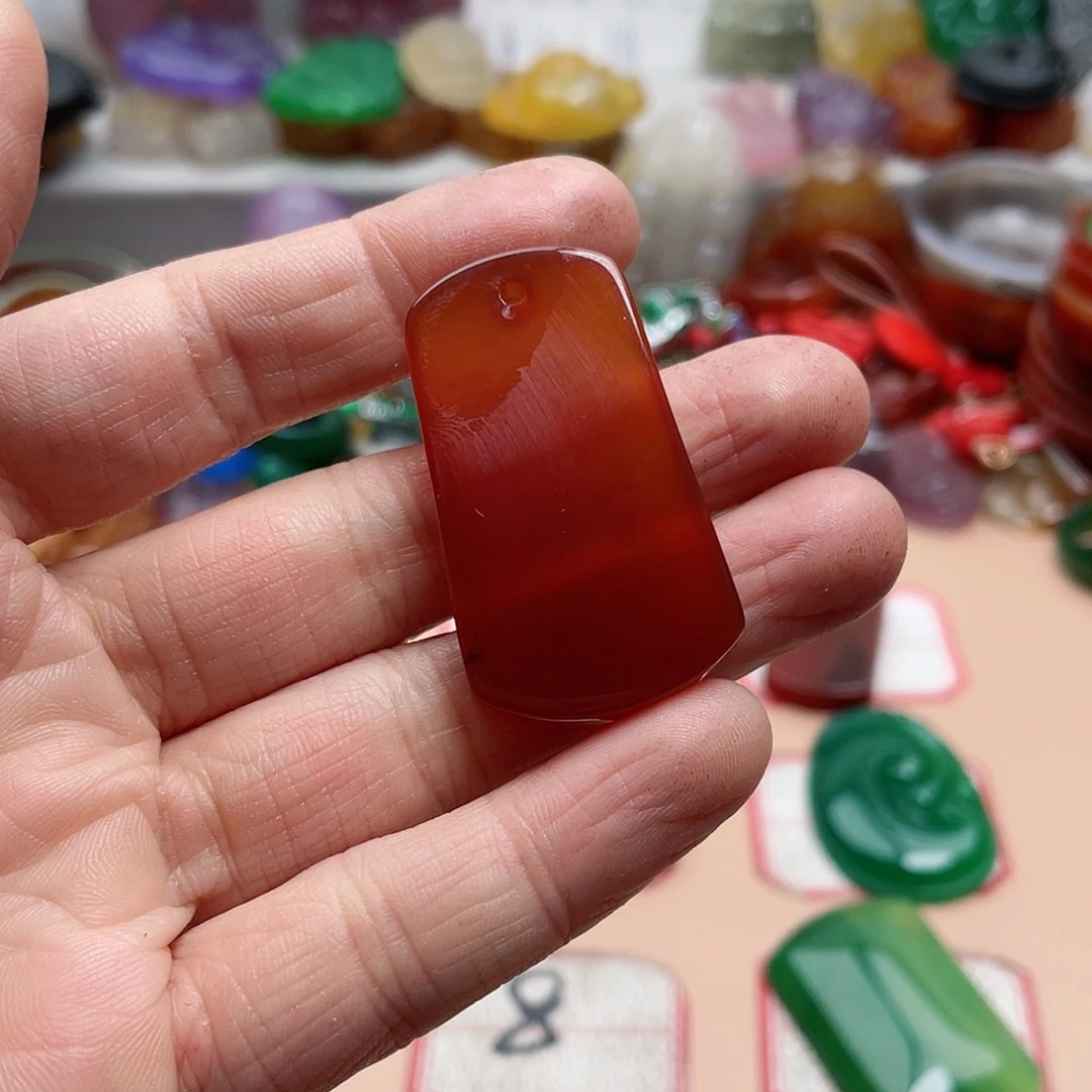 玛瑙/玉髓颈饰合金上***。