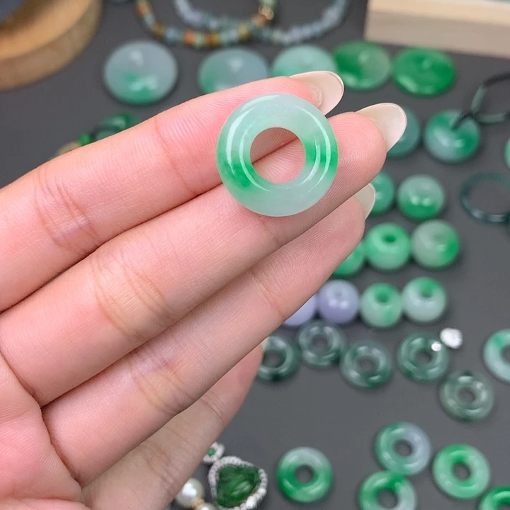 好***璐甜甜圈吊坠项链卡18