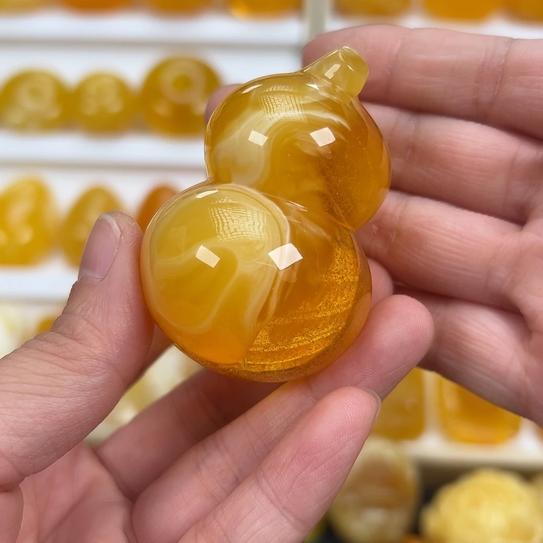 蜜蜡未镶嵌颈饰45.3克