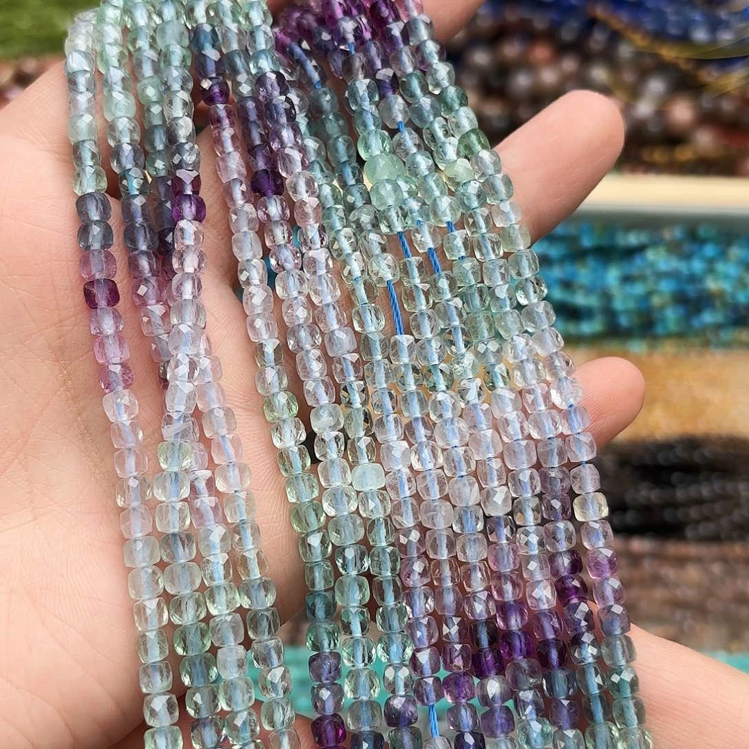 玛瑙/玉髓未镶嵌珠宝半成品44萤石渐变方切一条