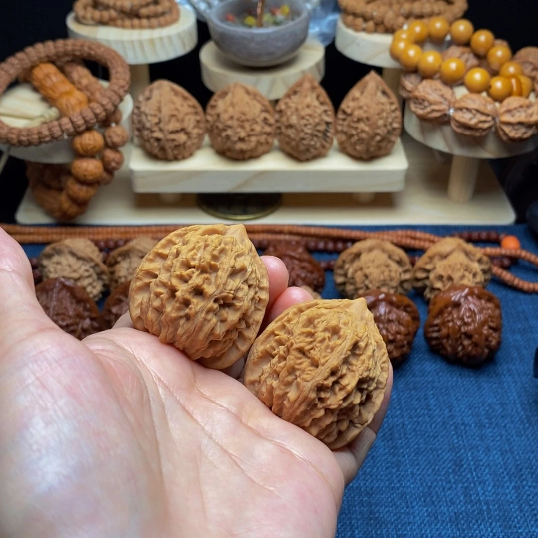 吊坠桃核凹底麒麟38