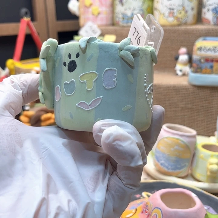 776熊猫花盆手绘花盆