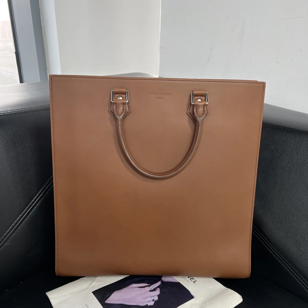 95新 LouisVuitton/路易威登 捐金沉珠/琴谱手提包