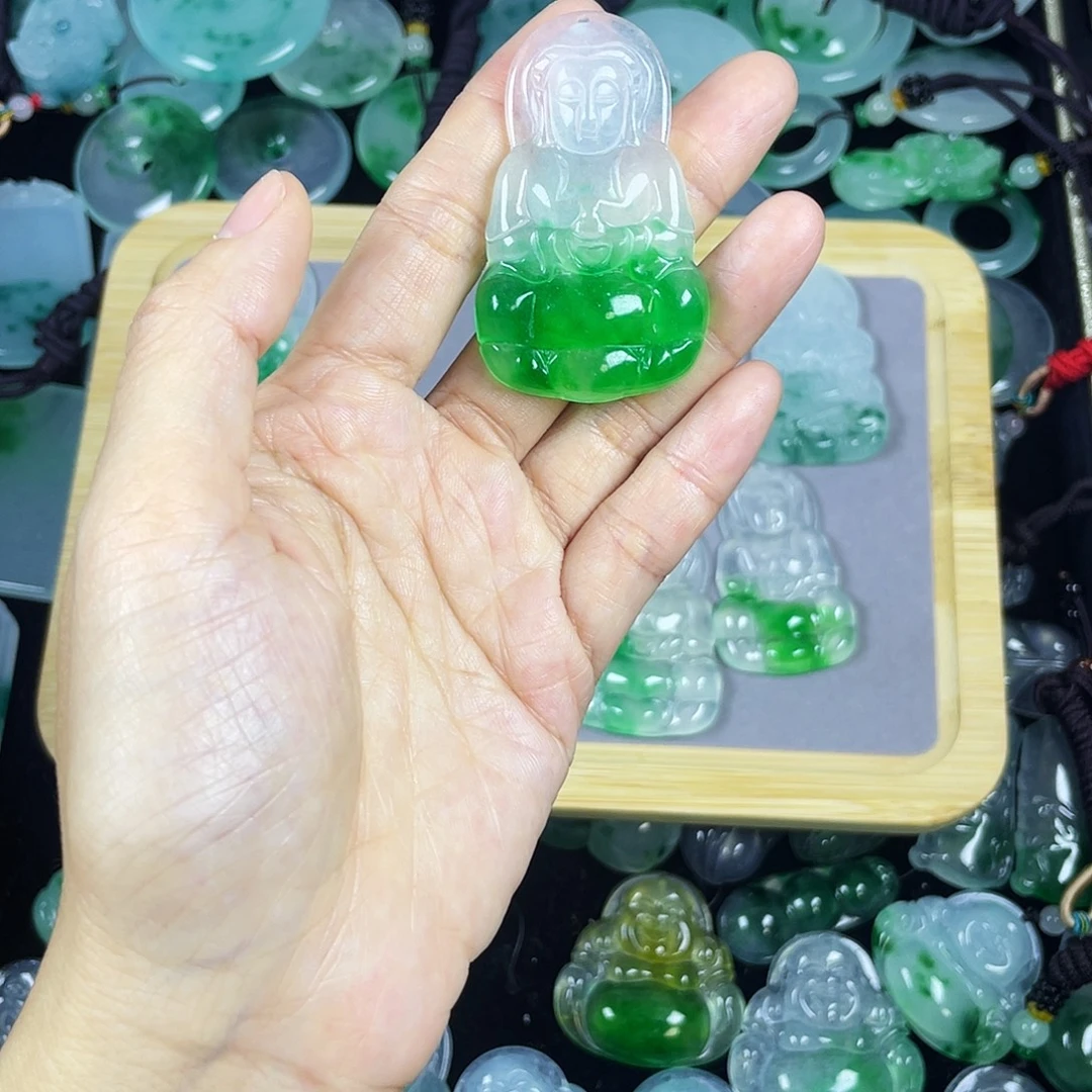 琪***琪翡翠未镶嵌颈饰吊坠