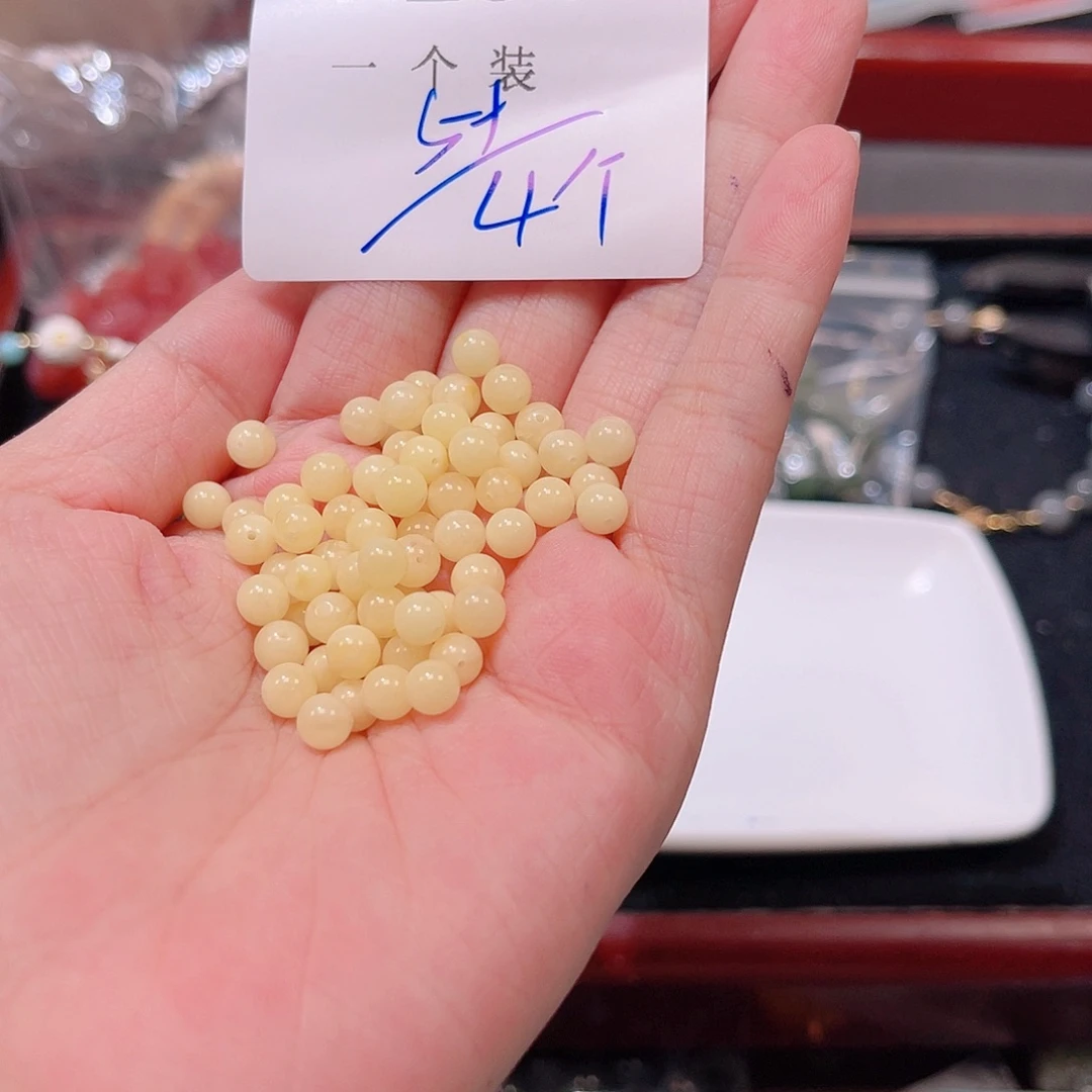 水晶未镶嵌珠宝半成品197 。