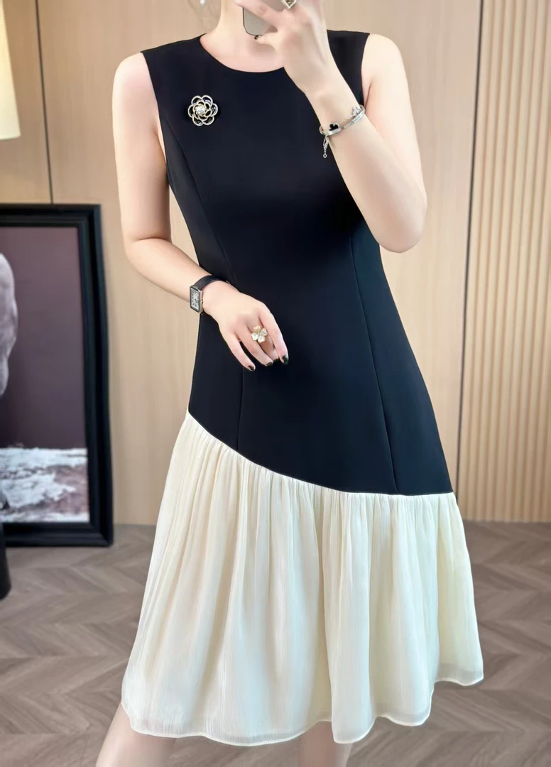 高端女装褶皱肌理无袖背心连衣裙裙子设计感十足
