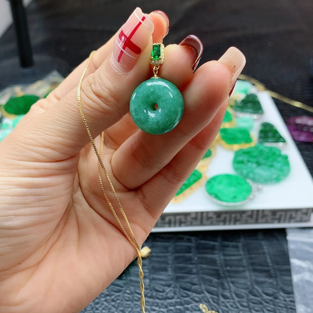 【闪购商品】翡翠吊坠(赠链)银S925镶嵌