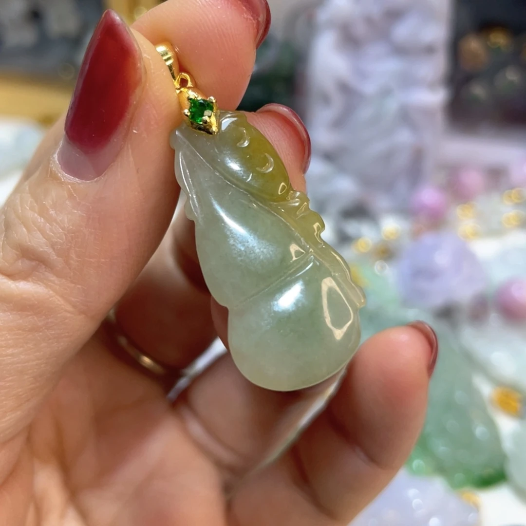 翡翠未镶嵌颈饰福瓜吊坠