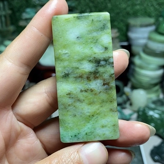 独山玉未镶嵌珠宝半成品