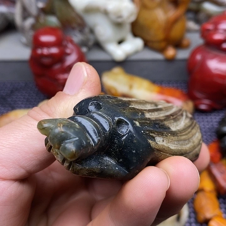 未镶嵌蛇纹石玉颈饰