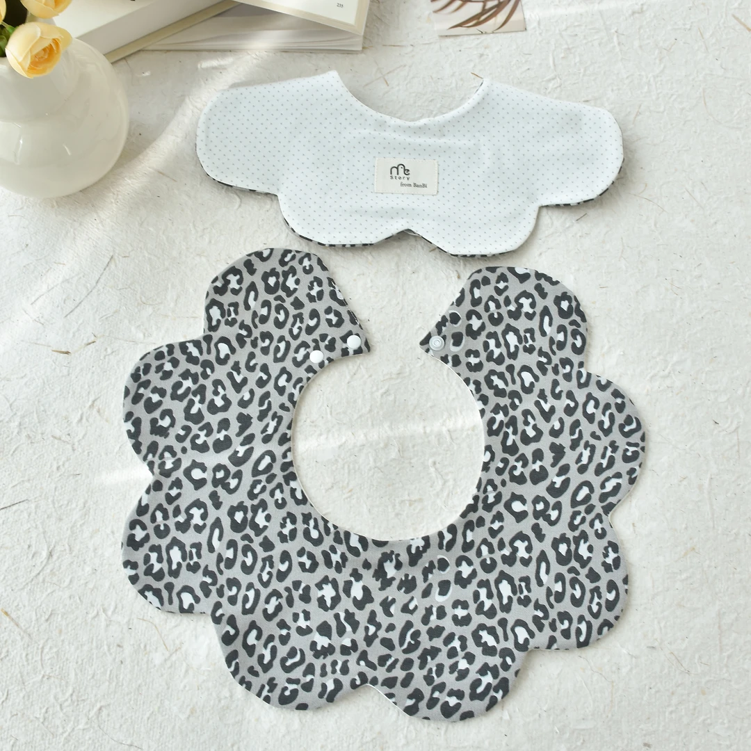 [Y132]三角波点黑白豹纹口水巾围兜新生儿防吐奶柔软透气可爱ins