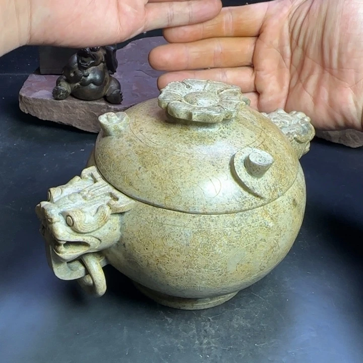 玉***间和田玉未镶嵌挂件