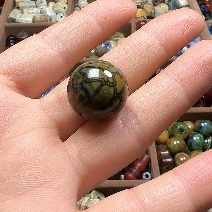 非金属玻璃非金属玻璃一颗