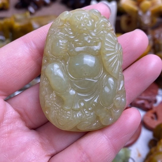 蛇纹石玉未镶嵌颈饰111