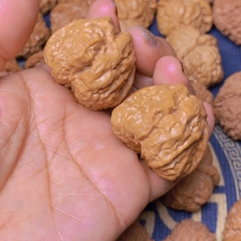 【闪购商品】文玩核桃吊坠A***超蛙蛙39