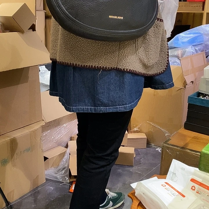 喜***妍花岗石铁合金中古香水沐浴露持久留香时间