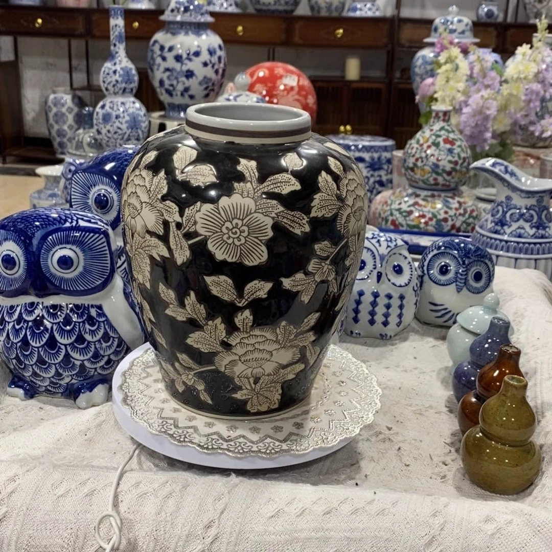 【闪购商品】摆件黑釉色花瓶，高度22