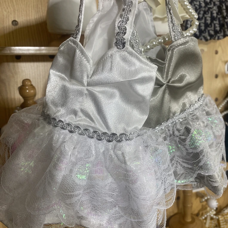 灰色和白色裙子宠物狗狗猫咪裙子
