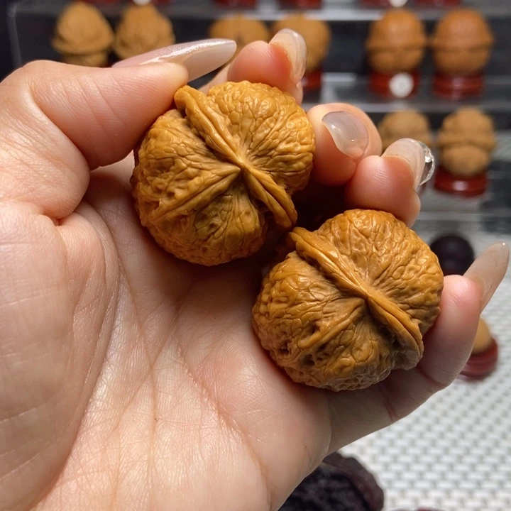 文玩核桃把件21聚宝瓶