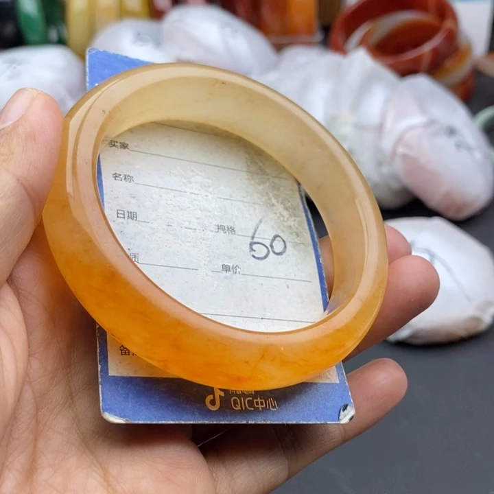 石英质玉未镶嵌手镯