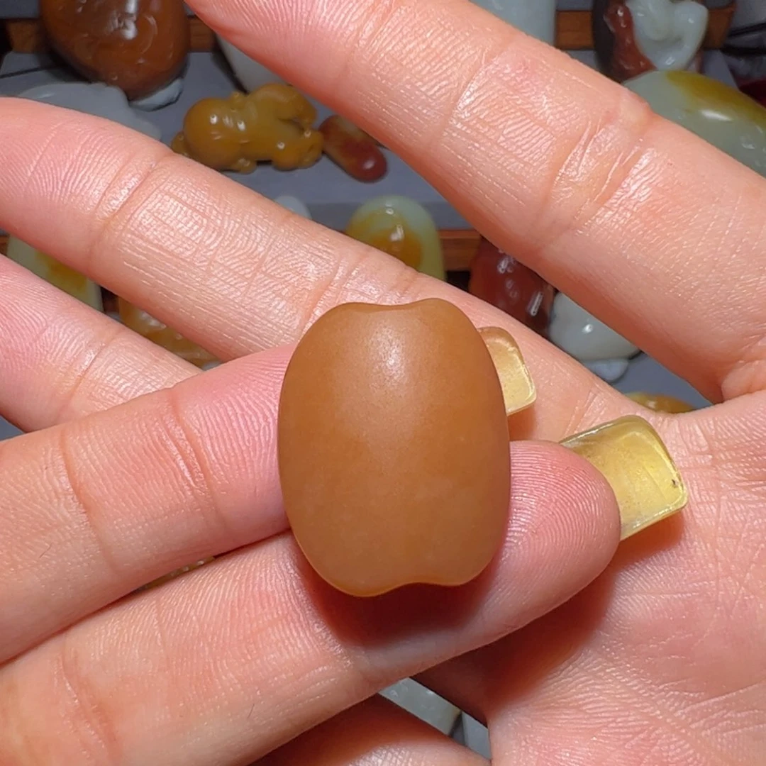 和田玉未镶嵌颈饰菲***王