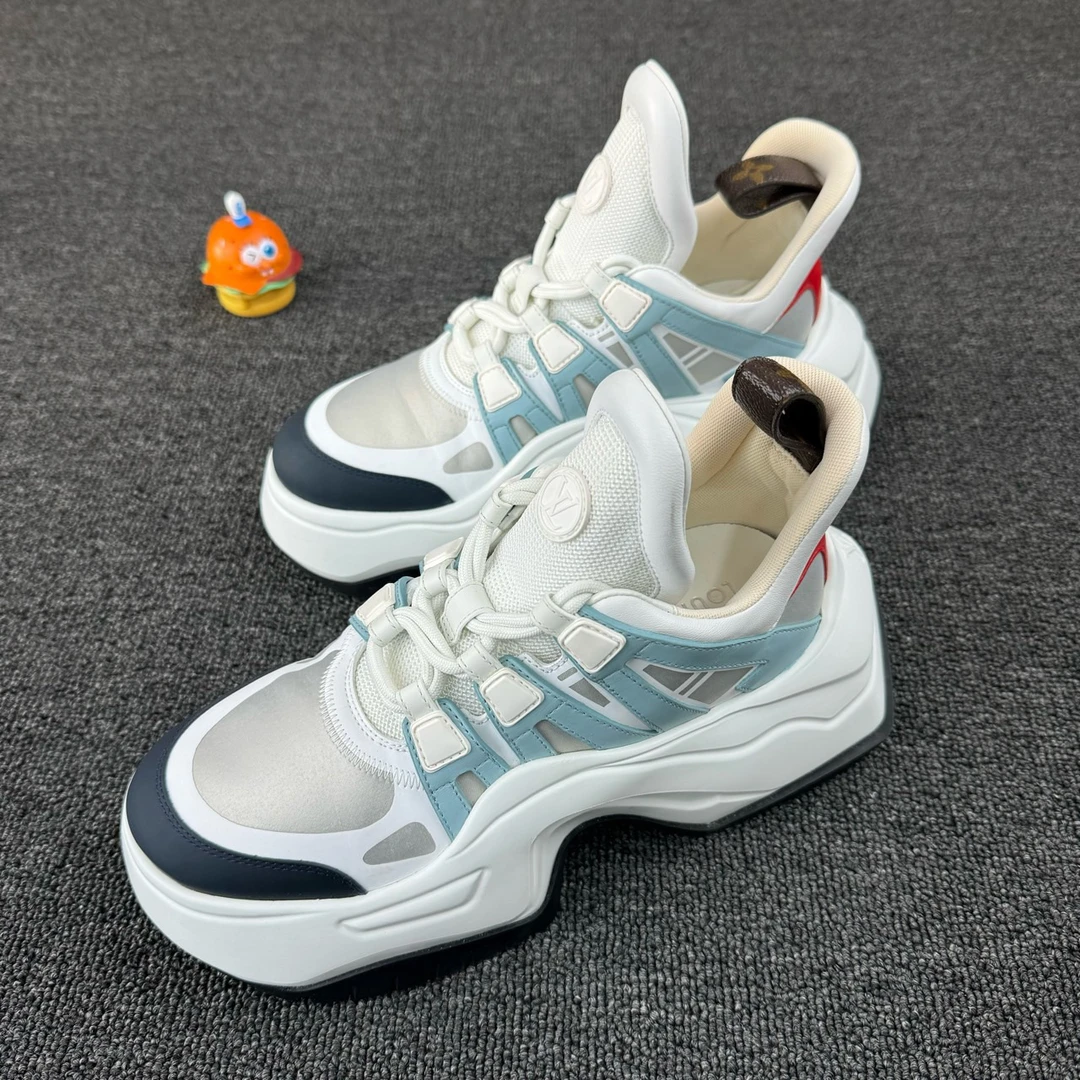 全新未使用 LouisVuitton/路易威登 Archlight2.0 37.5码 HB1036